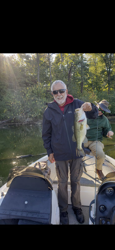 My largest bass of the year 21 inches we establish...