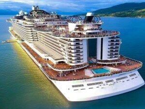 World’s largest cruise ship...
