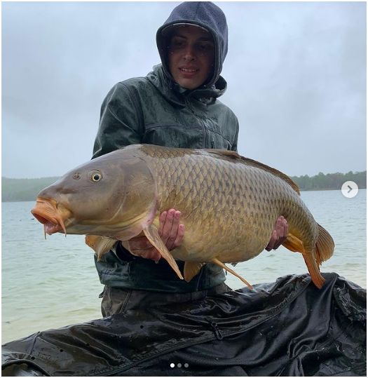 C&R record carp West Virginia Mt. Pleasant angler catches record carp