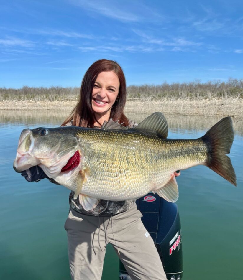 Lady Angler Catches World Record Largemouth Bass In Texas: The Fish She ...