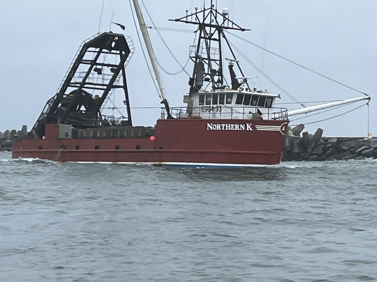 Nor’easter gale fishing 🎣: Went fishing 🎣 in Manasquan Inlet this ...